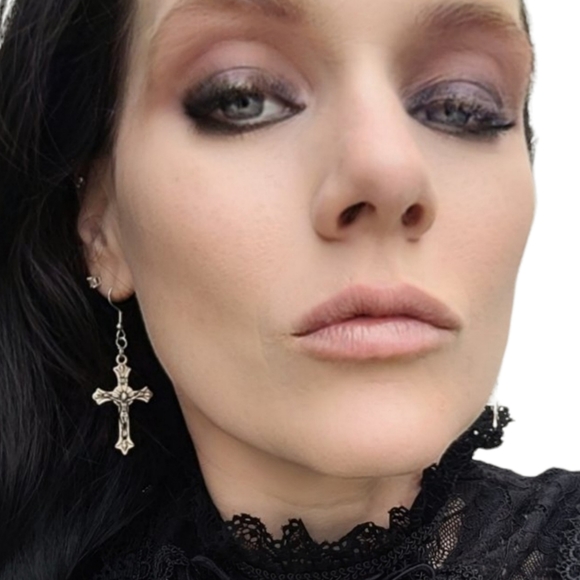 FREE WITH $50+ PURCHASE!!! NWOT Crucifix Earrings Handmade - Picture 4 of 7